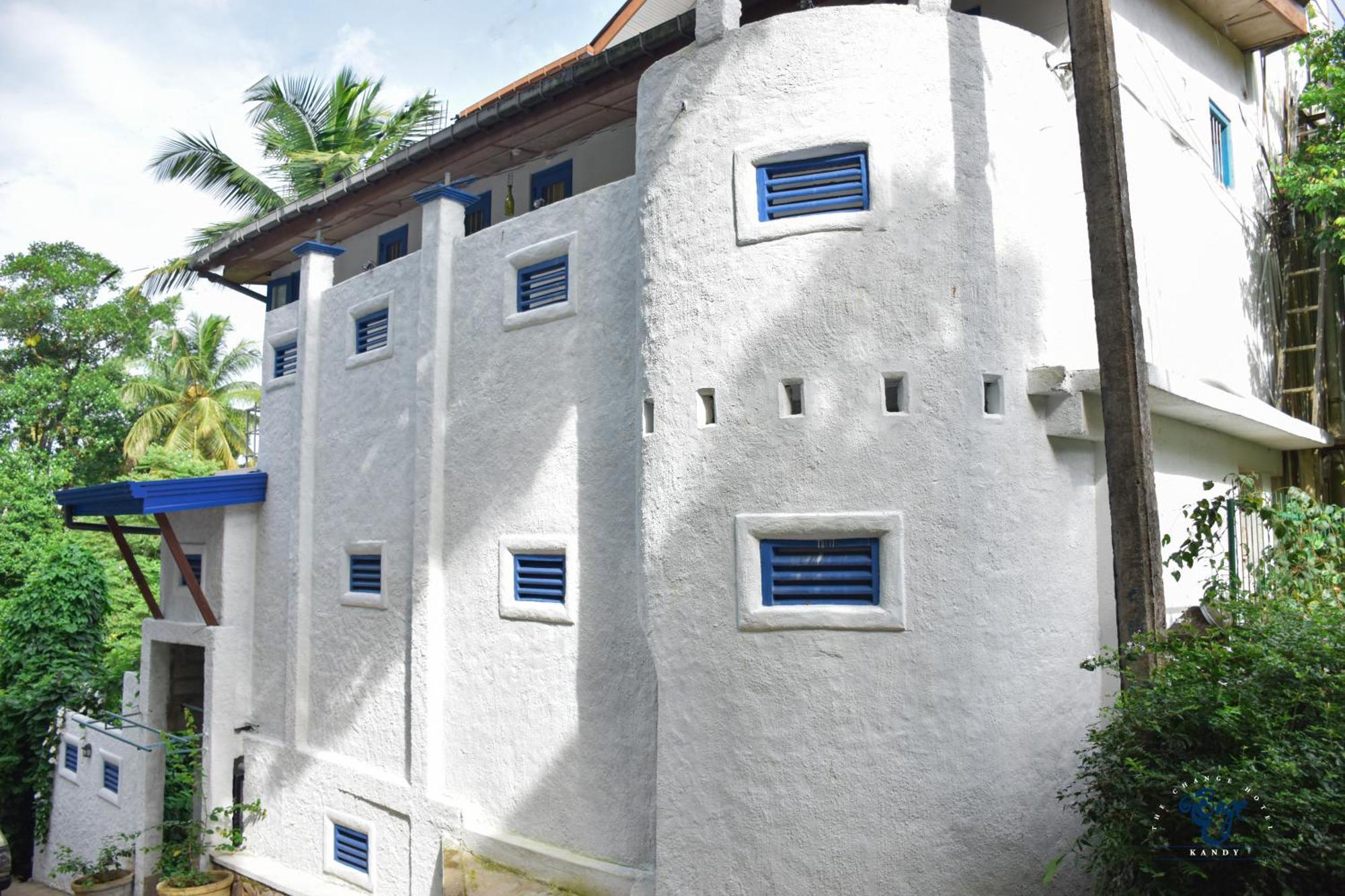 The Change Hotel Kandy Exterior photo