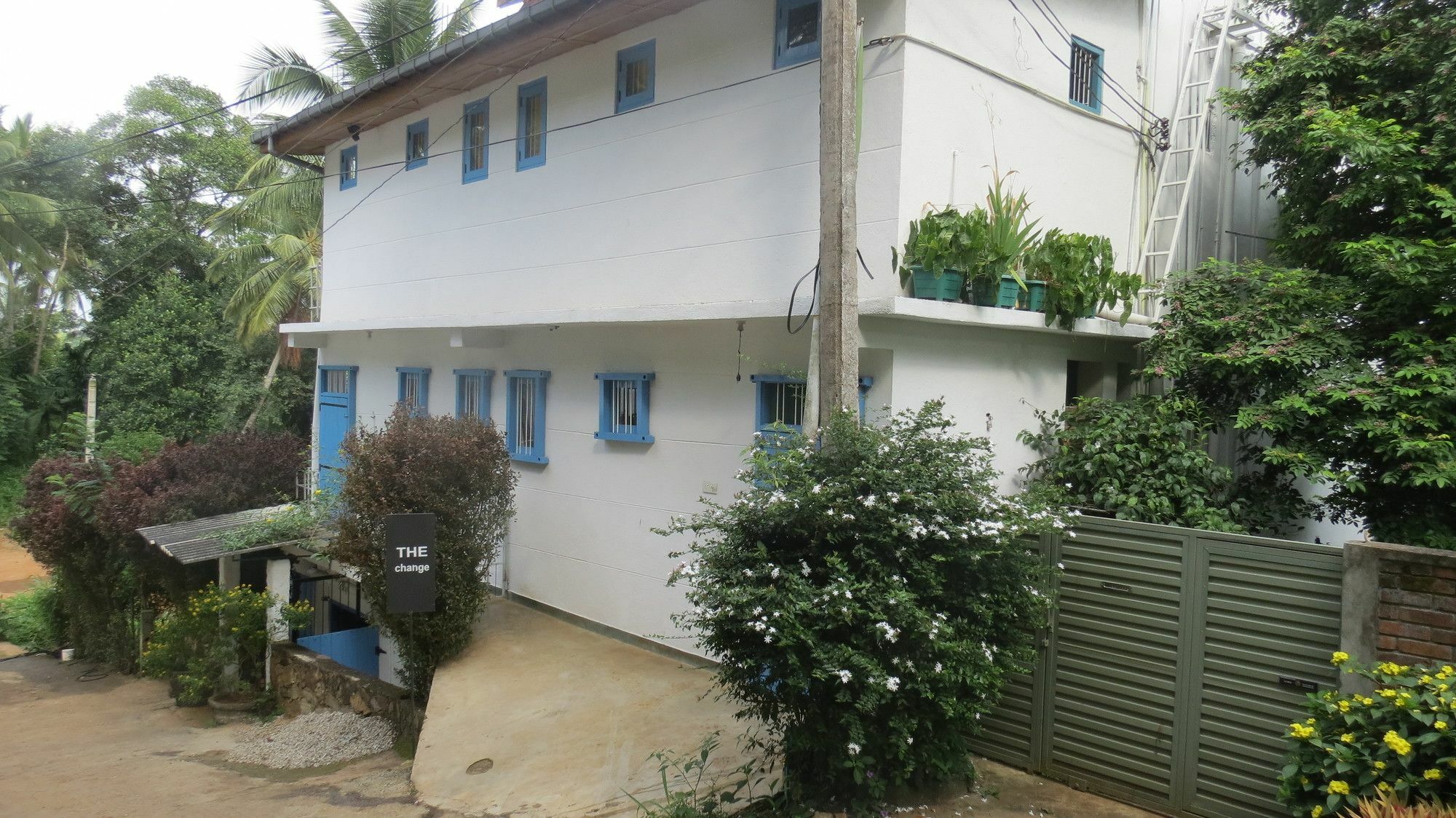 The Change Hotel Kandy Exterior photo